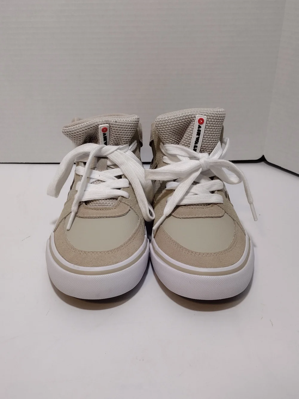 Airwalk Boys' High-Top Sneakers Size 4 NWOT